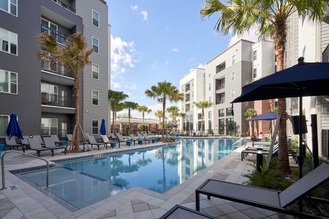 The Accolade Collegiate Village West in Orlando, FL - Building Photo