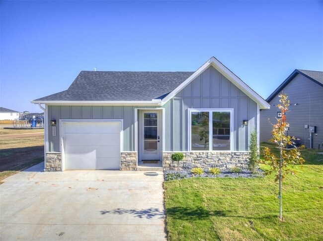 property at 2633 Crescent Ave