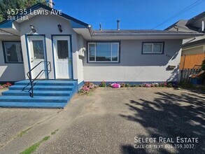 45735 Lewis Ave in Chilliwack, BC - Building Photo - Building Photo