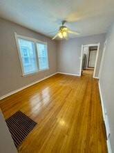 1822 N Luna Ave, Unit 2 in Chicago, IL - Foto de edificio - Building Photo