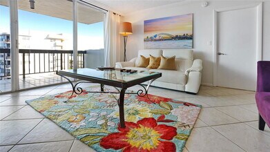 4800 Bayview Dr in Fort Lauderdale, FL - Building Photo - Building Photo