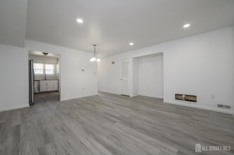 805 Darlington Dr in Old Bridge, NJ - Building Photo - Building Photo