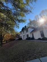 5868 Valine Way in Sugar Hill, GA - Building Photo - Building Photo