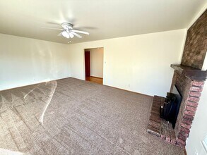 1820 Elm Dr in Santa Rosa, CA - Building Photo - Building Photo