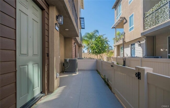 20625 Desert Ash Ln in Los Angeles, CA - Building Photo - Building Photo