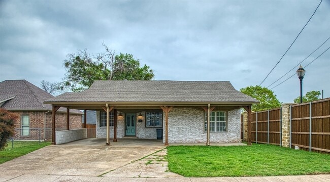 property at 315 E Avenue F