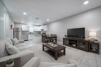 365 Audrey Ln, Unit 365 in Houston, TX - Building Photo - Building Photo