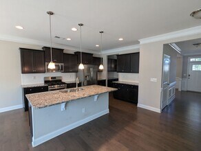 3979 Lake Breeze Dr in Sherrills Ford, NC - Building Photo - Building Photo