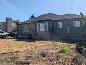 161 19th St in Springfield, OR - Foto de edificio - Building Photo
