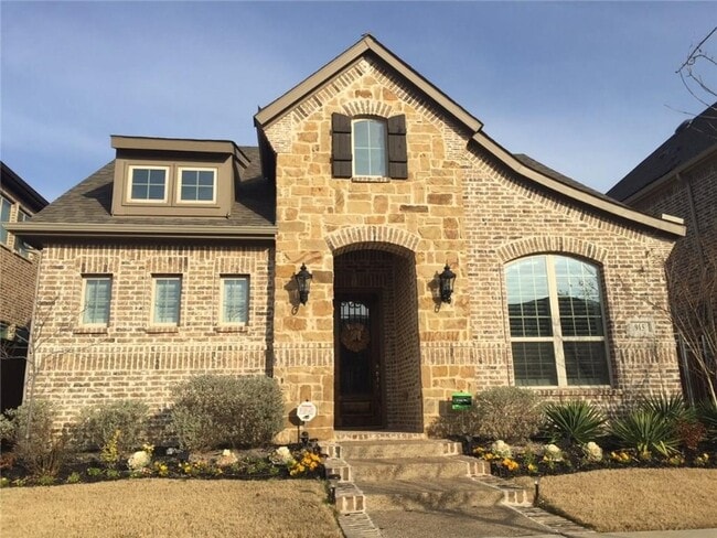 915 Enchanted Wood Dr