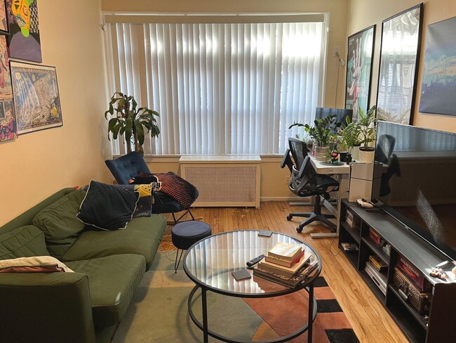 1127 W Farwell Ave in Chicago, IL - Building Photo - Building Photo