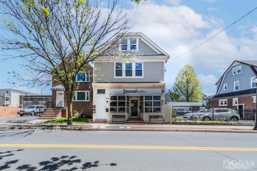 228 Washington Ave, Unit 2 in Carteret, NJ - Building Photo
