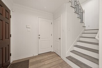 5217 Blossom St in Houston, TX - Building Photo - Building Photo