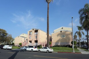 1414 S Gramercy Pl in Los Angeles, CA - Building Photo