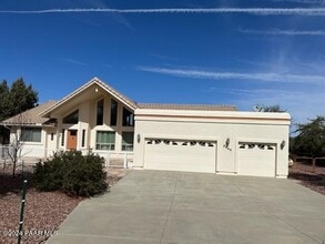 2242 W Charteroak Dr in Prescott, AZ - Foto de edificio - Building Photo