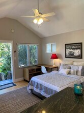 35 Silver Saddle Ln, Unit B in Rolling Hills Estates, CA - Building Photo - Building Photo