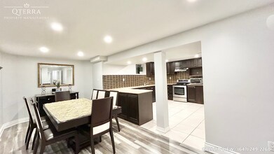 5119 Montclair Dr in Mississauga, ON - Building Photo - Building Photo
