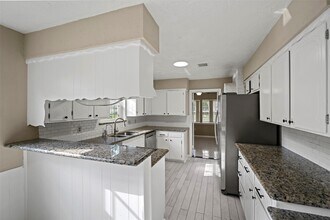 4735 Charade Dr in Houston, TX - Building Photo - Building Photo