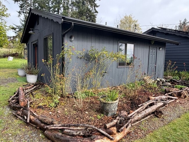 property at 1889 Lancaster Rd