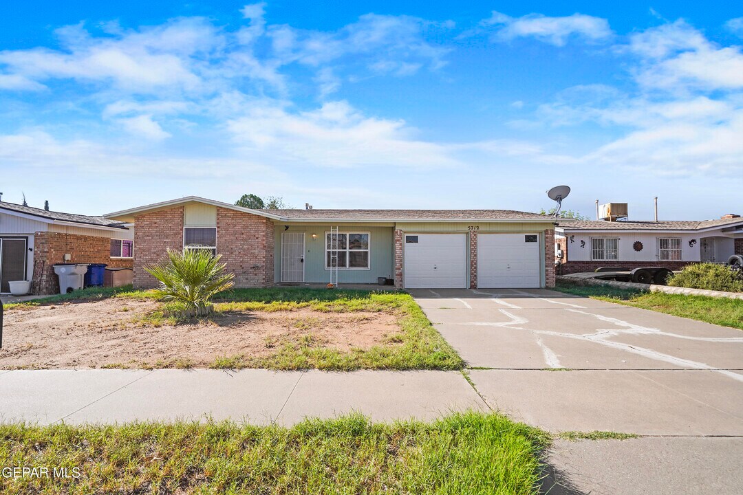 5712 Longview Dr in El Paso, TX - Building Photo