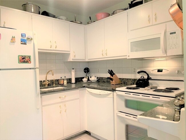 425 Marlborough St, Unit 2