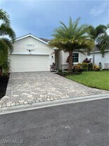 4163 Bluegrass Dr in Ft. Myers, FL - Building Photo