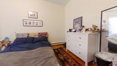 208A Winthrop Rd, Unit B1 in Brookline, MA - Foto de edificio - Building Photo