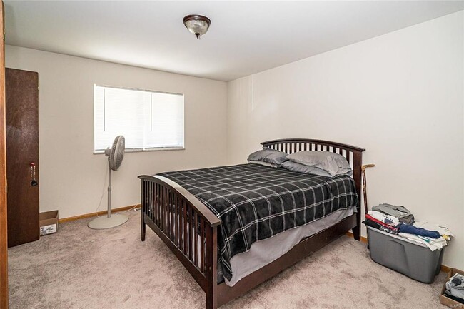 723 W Osage St, Unit 1 in Pacific, MO - Foto de edificio - Building Photo