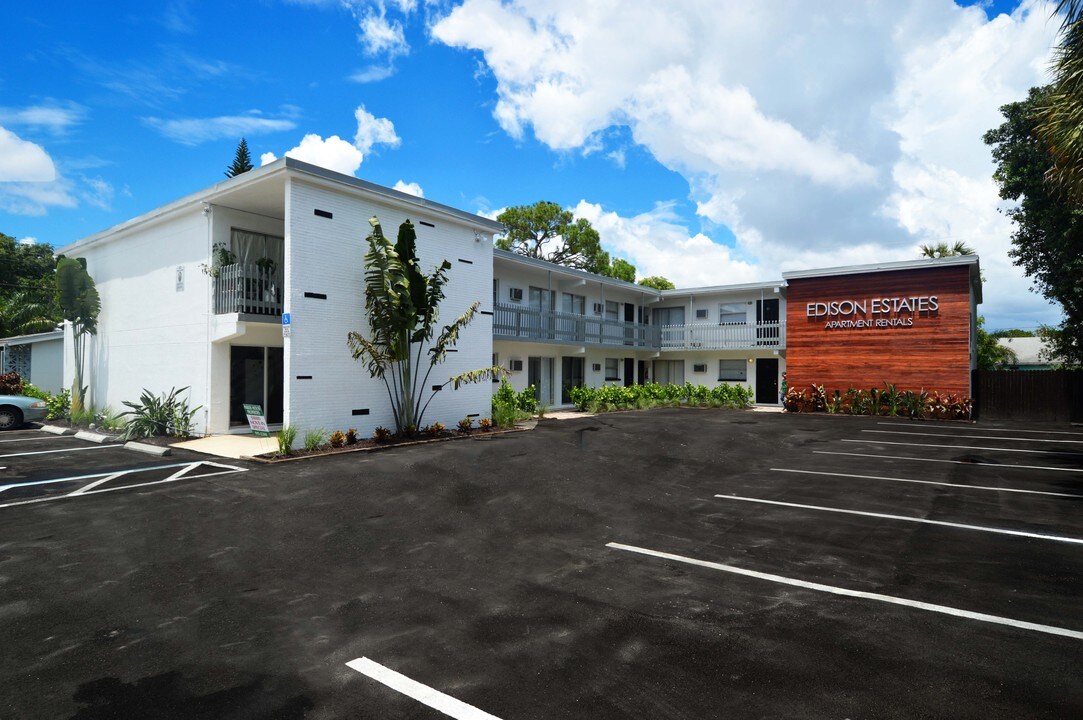 Edison Estates in Ft. Myers, FL - Foto de edificio