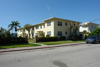 150-160 S Shore Dr in Miami Beach, FL - Foto de edificio - Building Photo