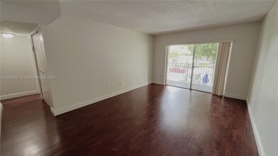 4910 NW 79th Ave in Doral, FL - Building Photo - Building Photo
