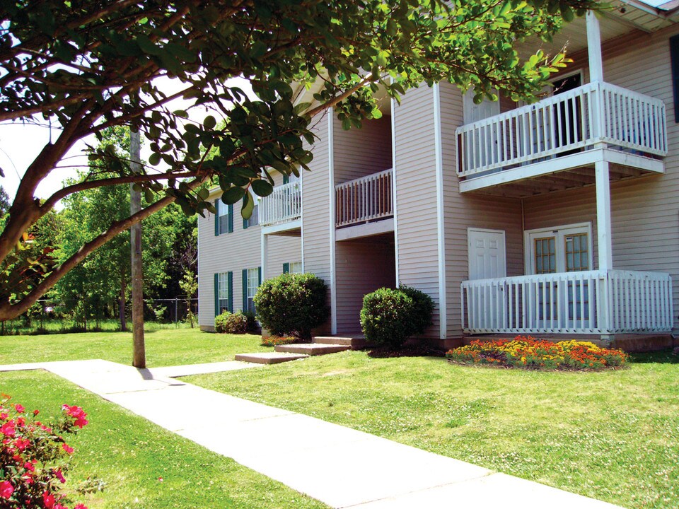 Virginia Downs Apartments in Montgomery, AL - Building Photo