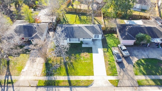 1206 Houston Ave in Pasadena, TX - Building Photo - Building Photo