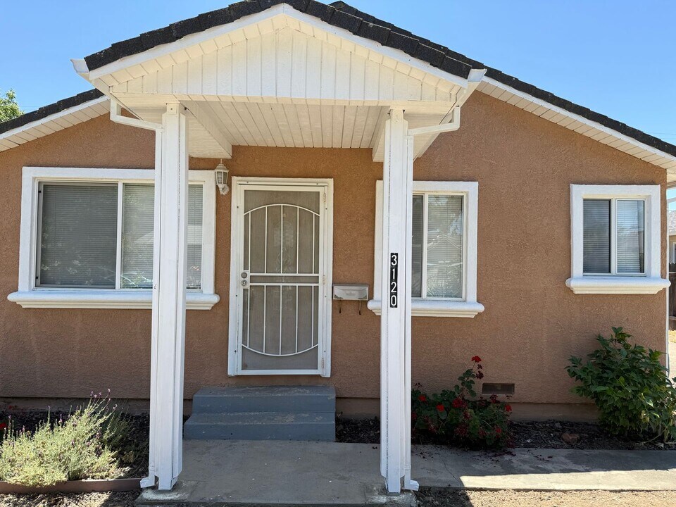 3120 33rd Ave in Sacramento, CA - Building Photo