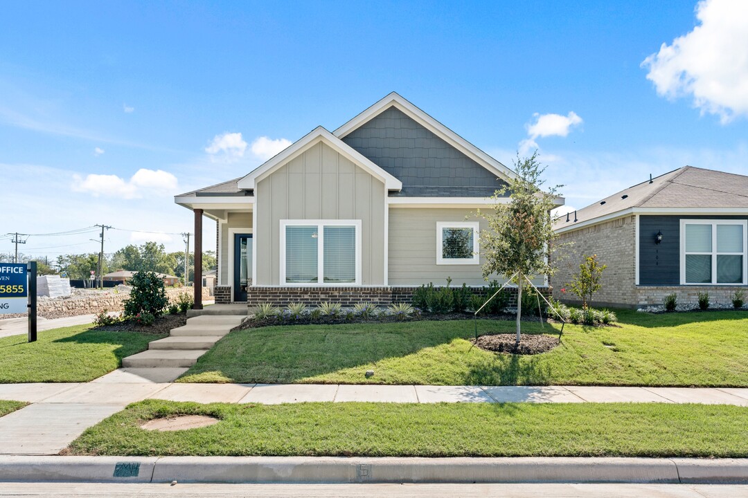 1012 Camelia Grv Ct in Hutchins, TX - Building Photo