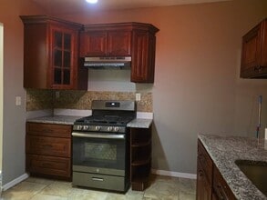 349 Lyons Ave in Newark, NJ - Building Photo - Building Photo