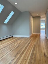 217 Park Rd in West Hartford, CT - Building Photo - Building Photo