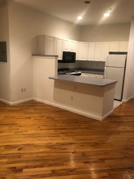 315 11th St-Unit -3 in Hoboken, NJ - Building Photo