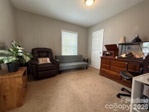 301 S Mountain St in Cherryville, NC - Building Photo - Building Photo