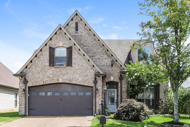 property at 450 Green Willow Cove