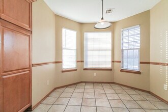 4009 Notting Hill Dr in Moore, OK - Building Photo - Building Photo