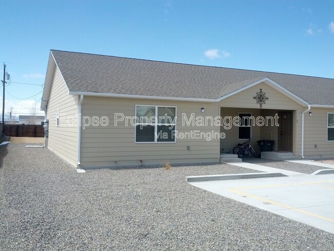 1777 Edison Ave in Alamosa, CO - Building Photo - Building Photo