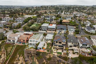 1631 Neptune Ave in Encinitas, CA - Building Photo - Building Photo