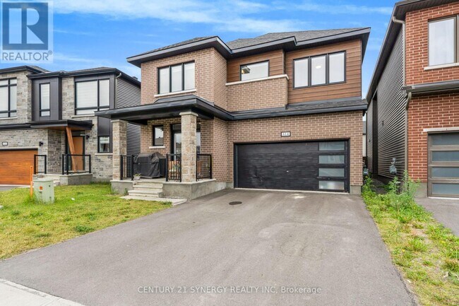 814 Crossgate St in Ottawa, ON - Building Photo - Building Photo