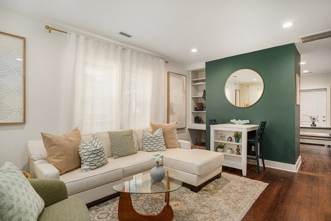property at 1913 Orvid St