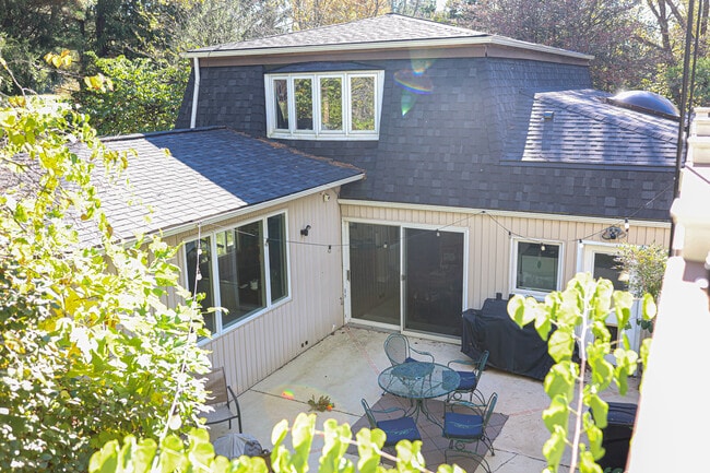 property at 2103 Laurel Brook Rd