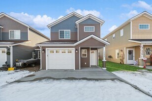 1285 Wildcat Dr in Columbia Falls, MT - Building Photo