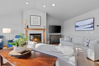 2104-2106 River Point Ct in De Pere, WI - Building Photo - Building Photo