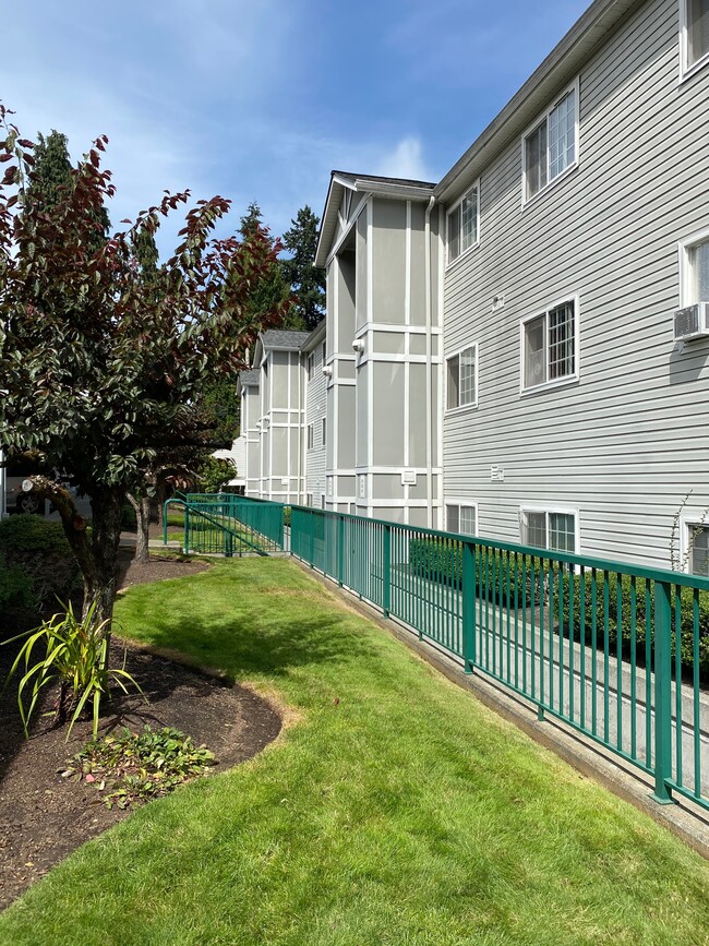 Wilson Street Apartments in Bothell, WA - Foto de edificio - Building Photo