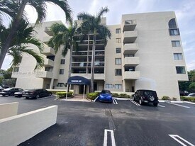 2715 Tigertail Ave in Miami, FL - Building Photo